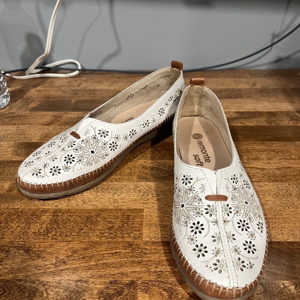 Remonte White and Brown Loafers - Picture 1 of 5